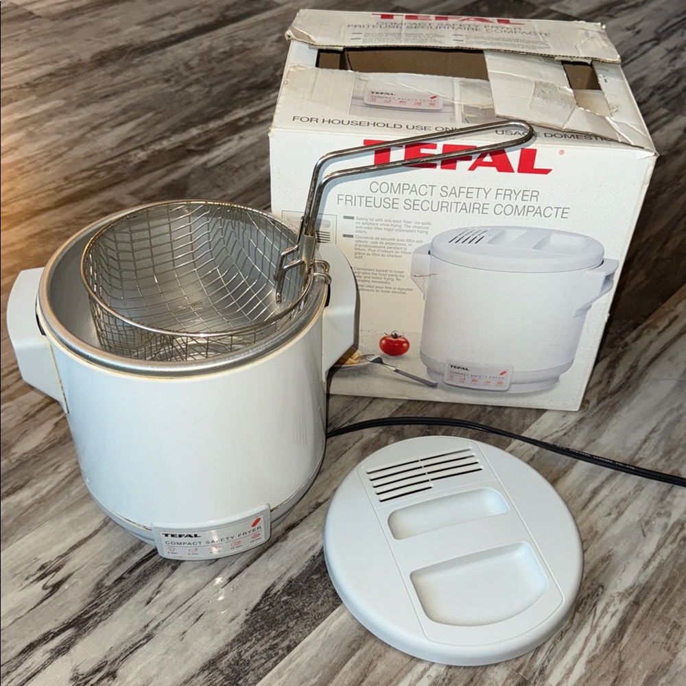 Tefal T-Fal Compact Safety Deep Fryer White 1 qt oil safety safety filter lid